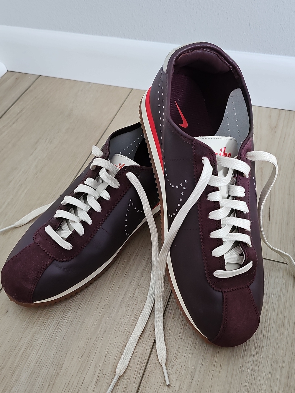 Nike Cortez Women's Maroon / Burgandy Classic Lace-Up Sneakers Size 11